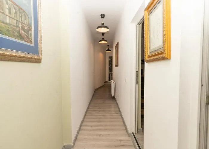 Downtown Tudor Arghezi House Apartament *