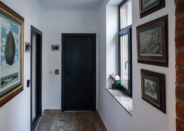 Downtown Tudor Arghezi House Apartmán