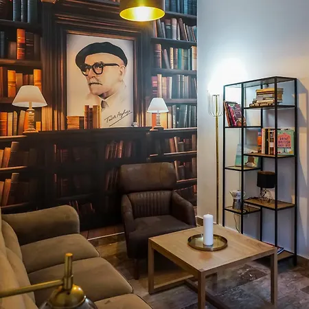 Downtown Tudor Arghezi House Appartement