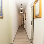Downtown Tudor Arghezi House Apartman *
